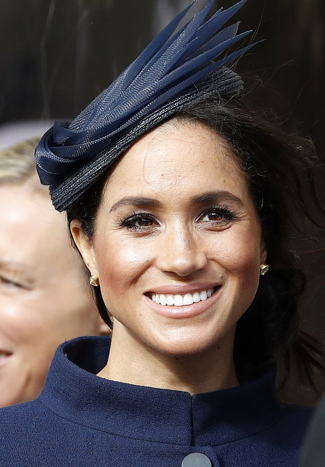 Meghan Markle kapsül gardırobu için 10 parça!