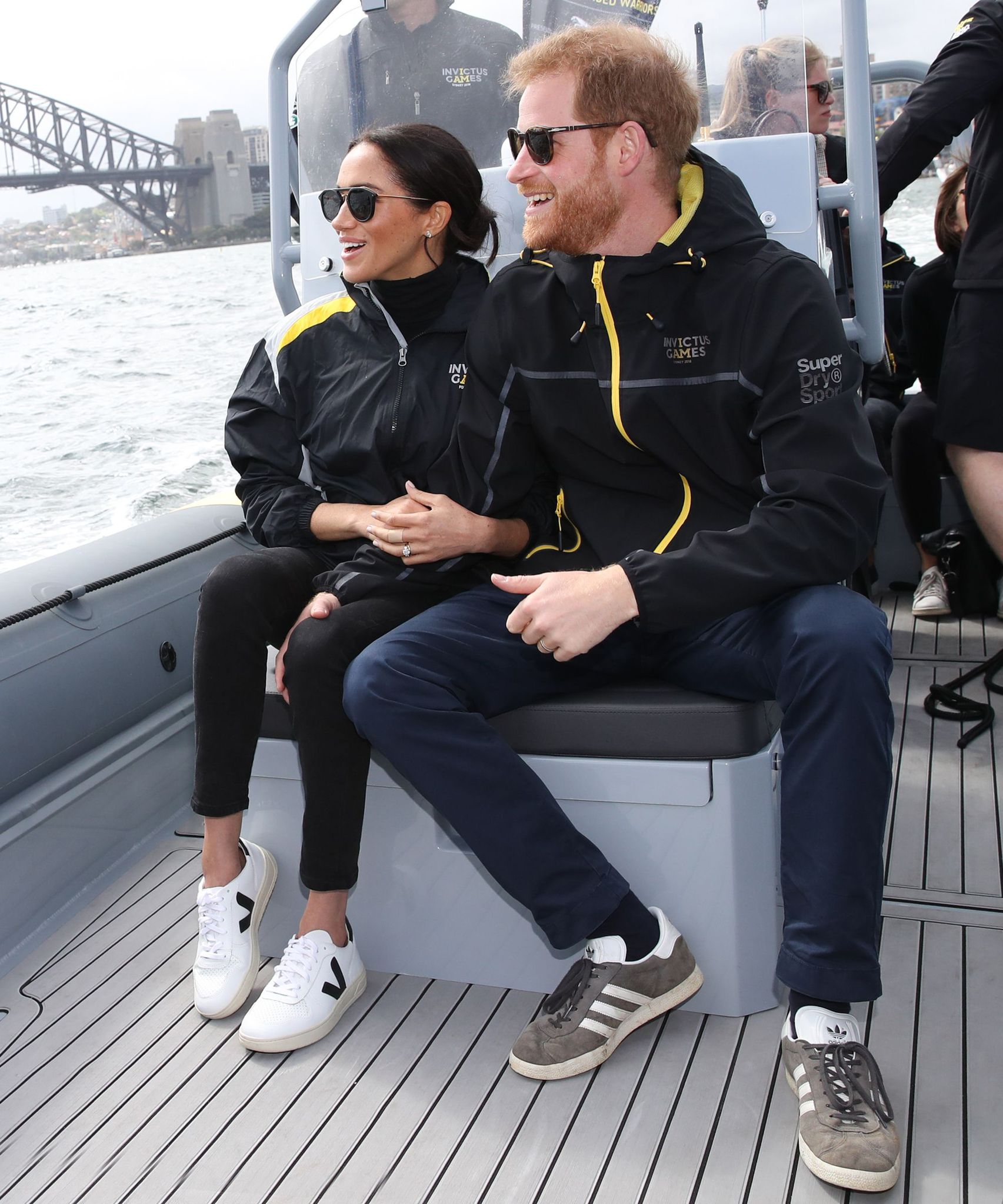 Meghan Markle kapsül gardırobu için 10 parça!