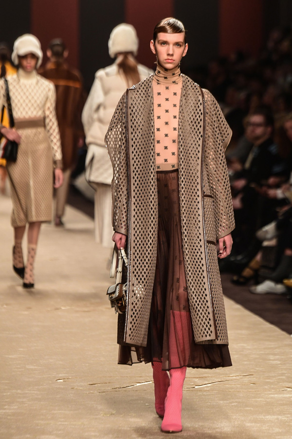 Fendi Sonbahar/Kış 2019 (Karl Lagerfeld'in son koleksiyonu)