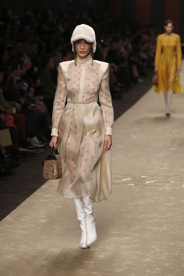 Fendi Sonbahar/Kış 2019 (Karl Lagerfeld'in son koleksiyonu)