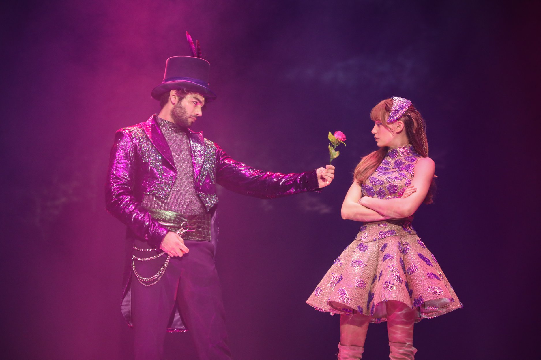 Serenay Sarıkaya, Alice'i anlatıyor