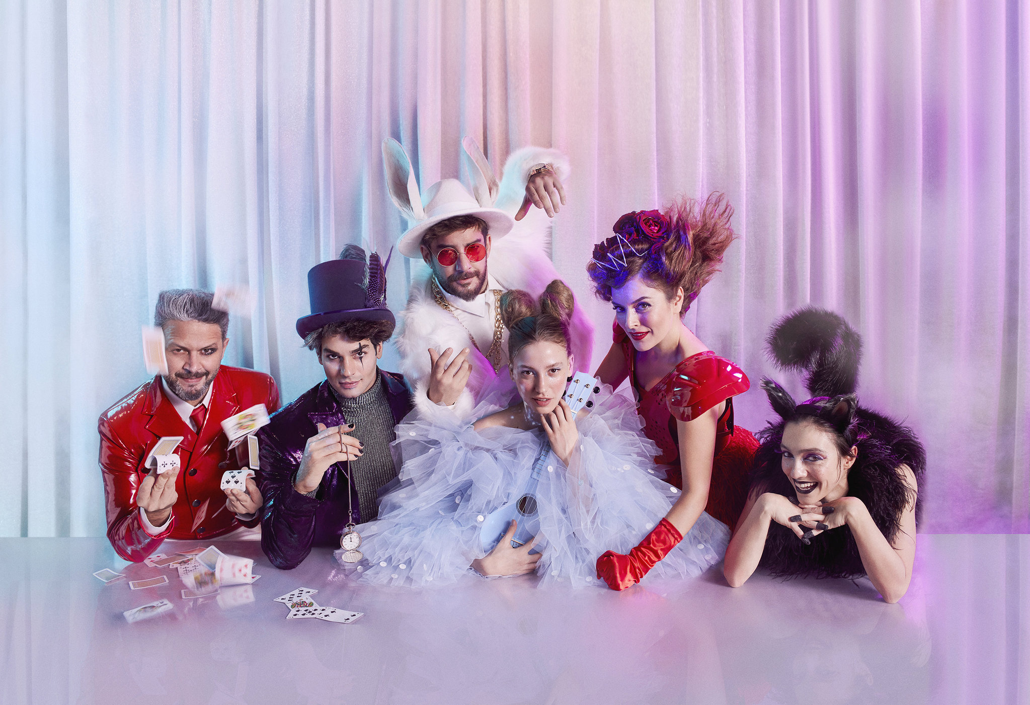 Serenay Sarıkaya, Alice'i anlatıyor