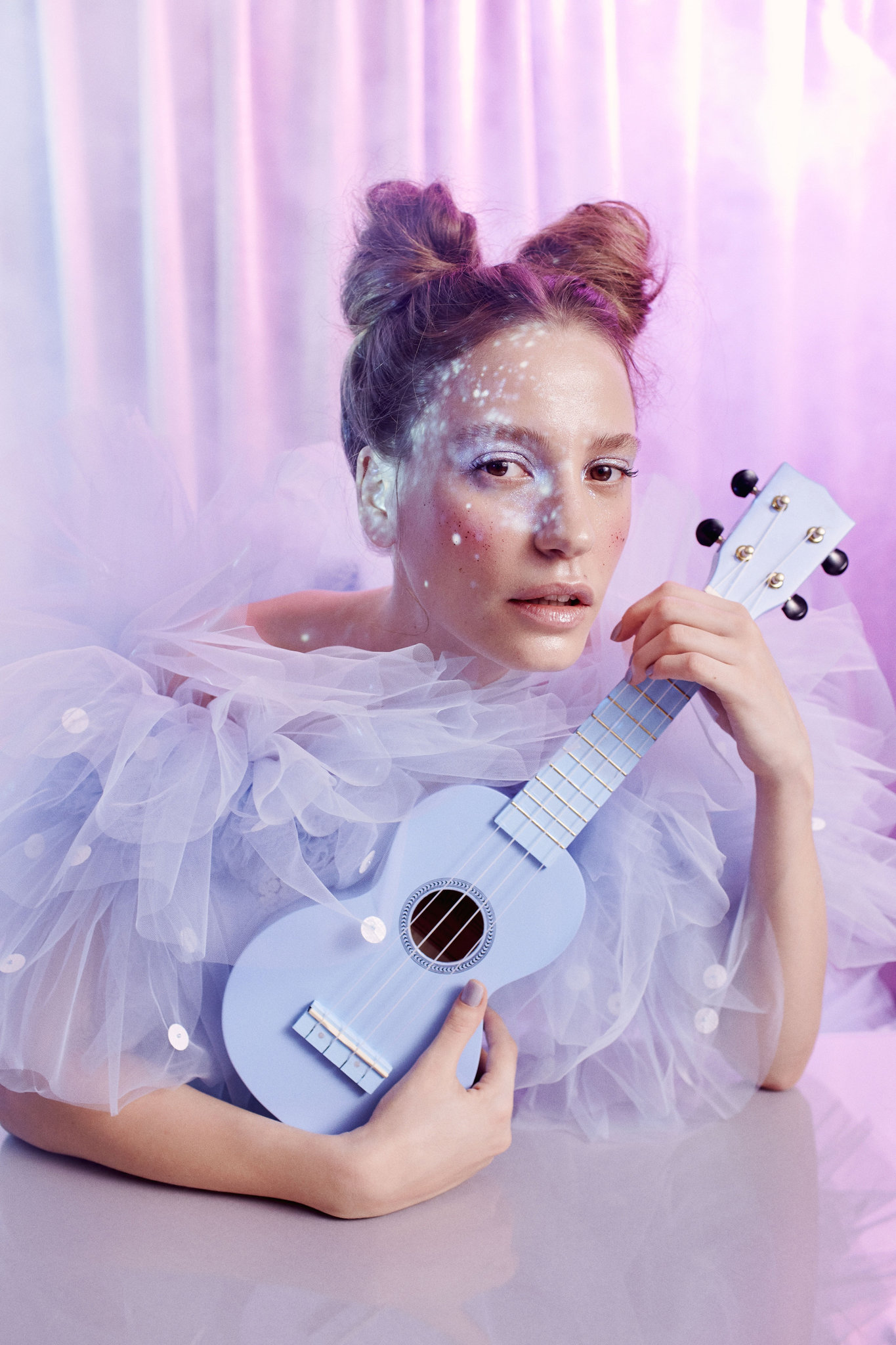 Serenay Sarıkaya, Alice'i anlatıyor