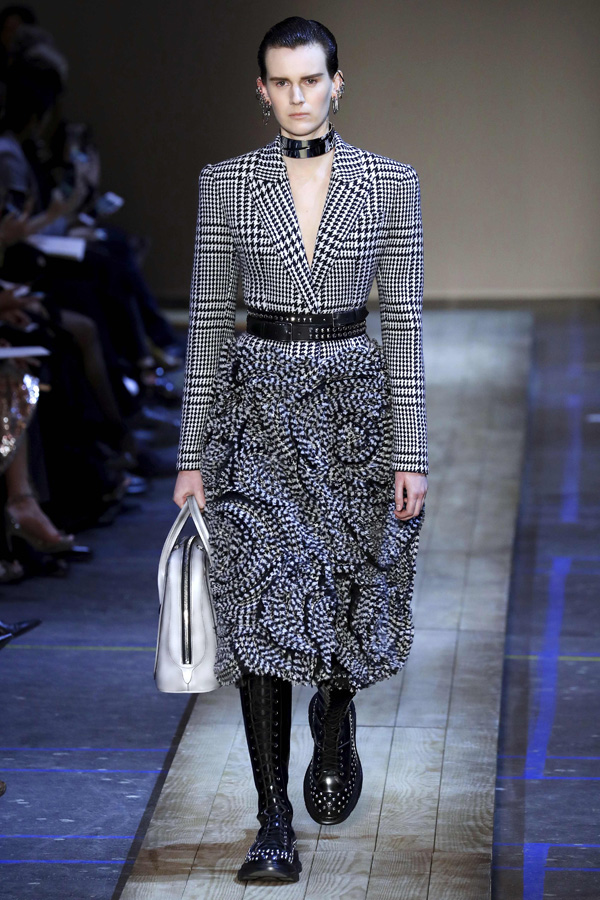 Alexander McQueen Sonbahar/Kış 2019 koleksiyonu