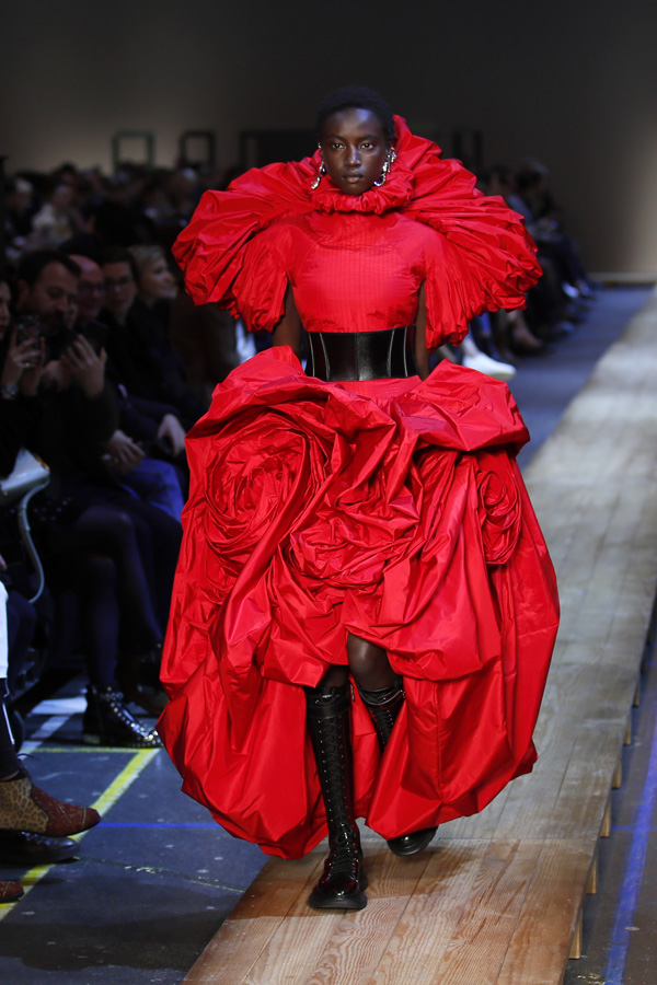 Alexander McQueen Sonbahar/Kış 2019 koleksiyonu