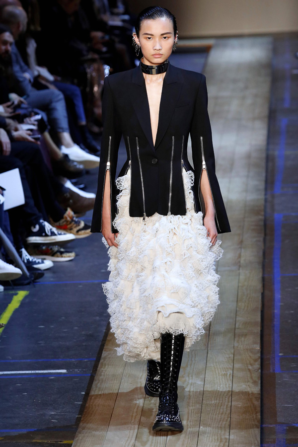 Alexander McQueen Sonbahar/Kış 2019 koleksiyonu