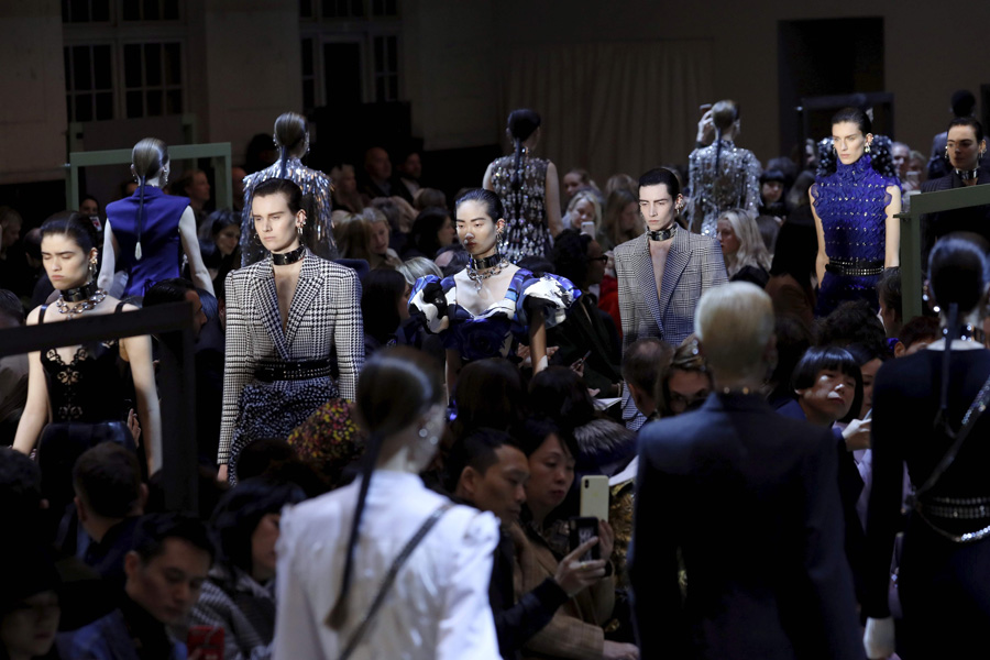 Alexander McQueen Sonbahar/Kış 2019 koleksiyonu