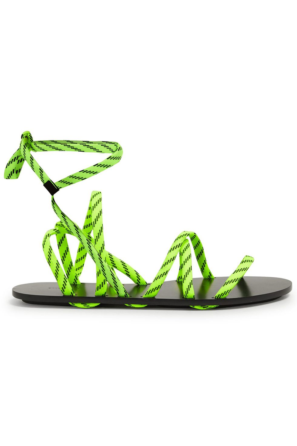 Yeni sezon için en havalı sandaletler