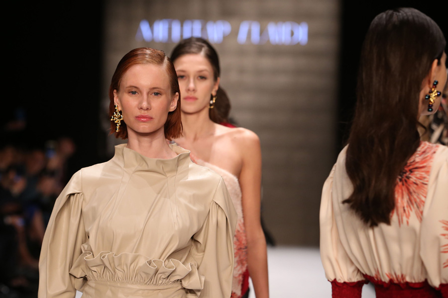 Mehtap Elaidi Sonbahar/Kış 2019 koleksiyonu