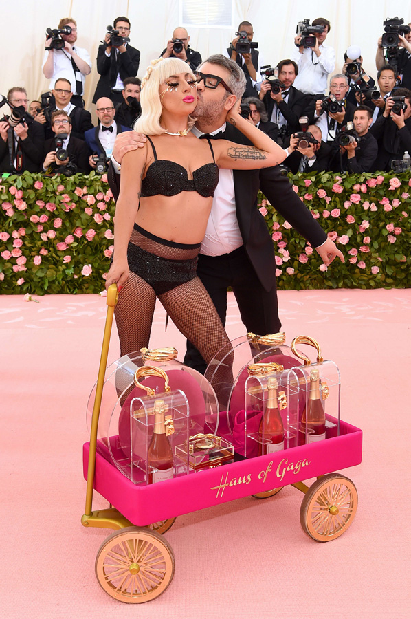 MET Gala 2019'da Camp teması vardı