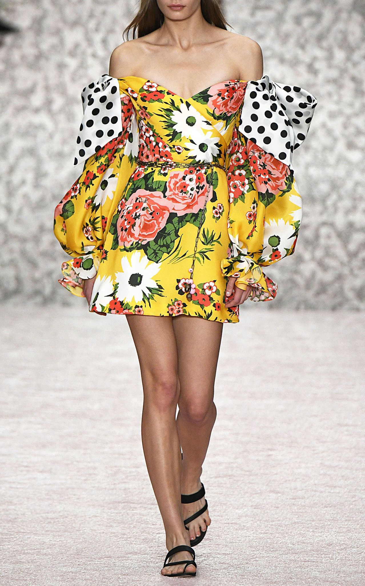 Zamansız stil: Floral elbise