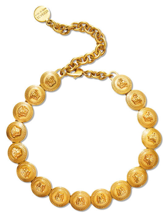 Kırmızılı kadın