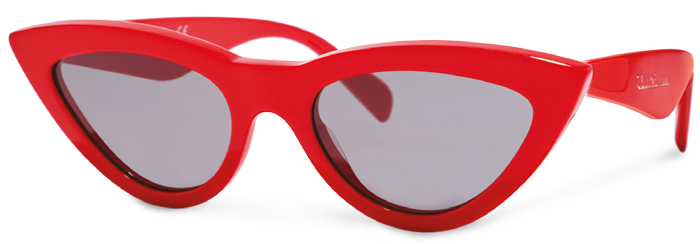 Kırmızılı kadın