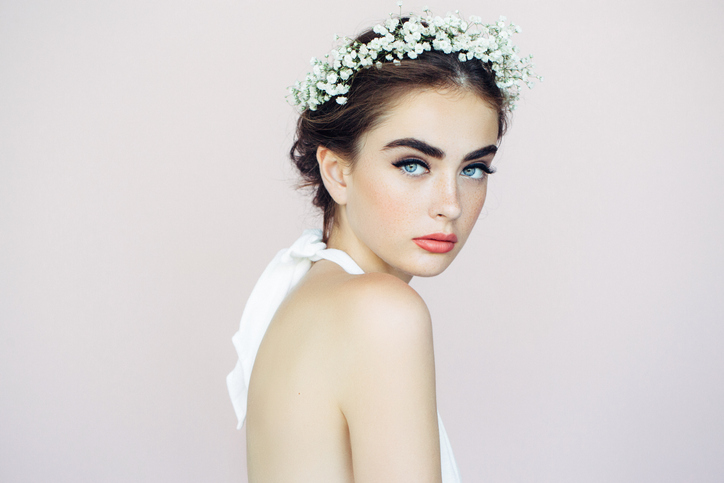 Yaz düğünü için en güzel saç modelleri