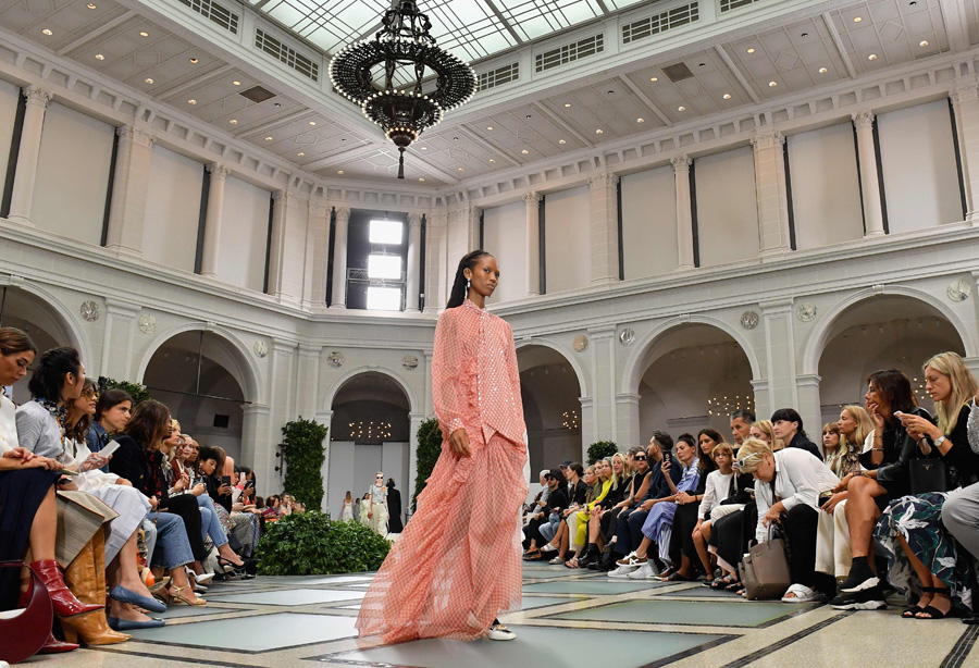 Tory Burch İlkbahar/Yaz 2020 koleksiyonu