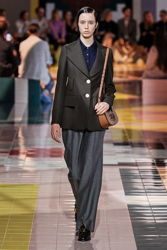 Prada İlkbahar/Yaz 2020 koleksiyonu tanıttı