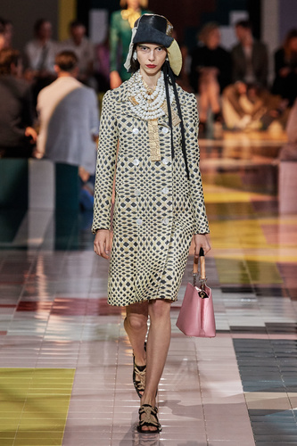 Prada İlkbahar/Yaz 2020 koleksiyonu tanıttı