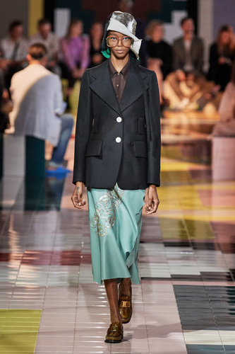 Prada İlkbahar/Yaz 2020 koleksiyonu tanıttı