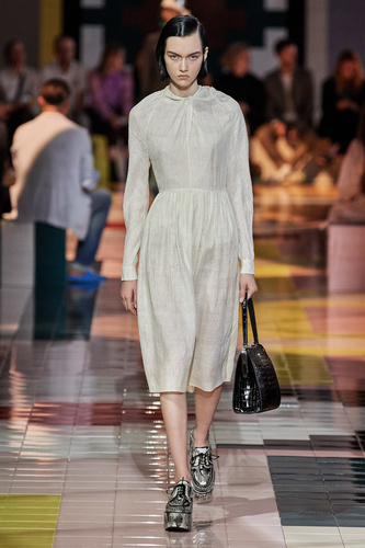 Prada İlkbahar/Yaz 2020 koleksiyonu tanıttı