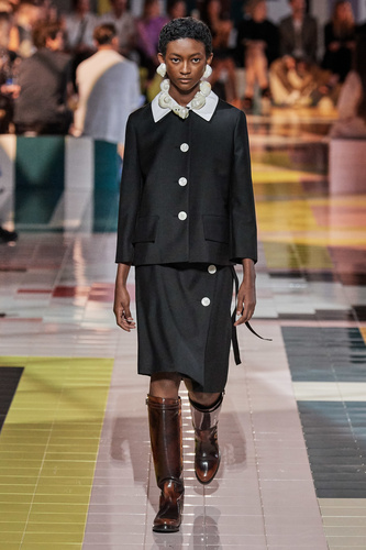 Prada İlkbahar/Yaz 2020 koleksiyonu tanıttı