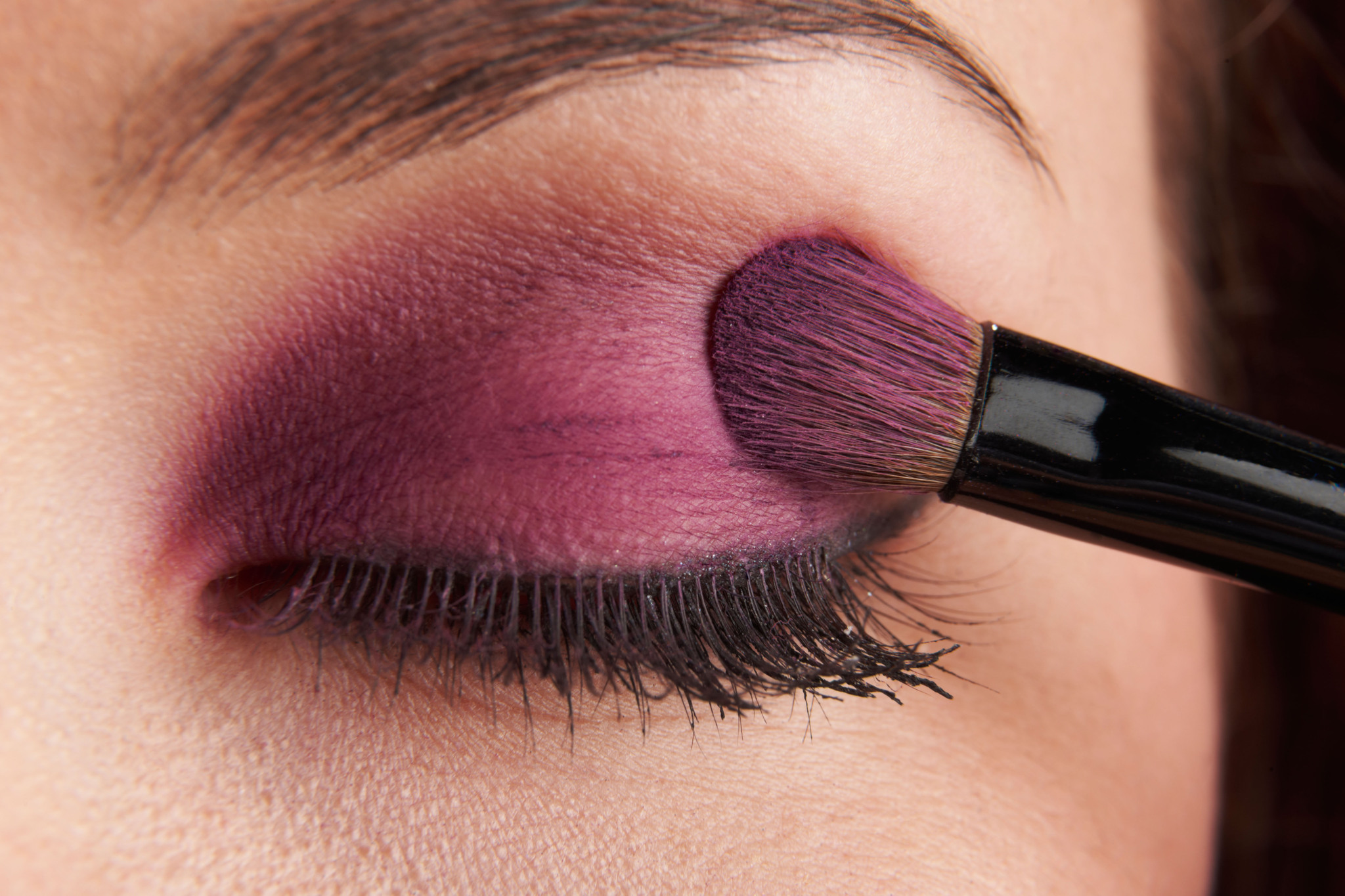 Göz makyajınızı çıkarırken bunlara dikkat!