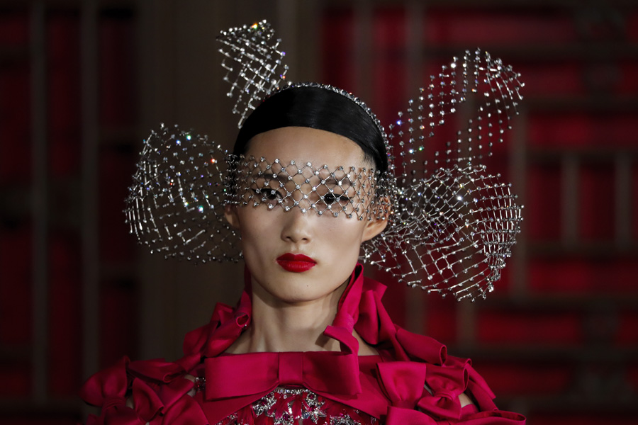 Valentino Haute Couture koleksiyonunu Pekin'de sundu