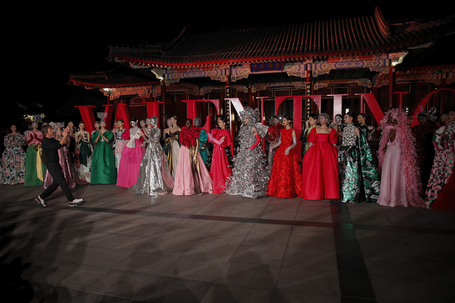 Valentino Haute Couture koleksiyonunu Pekin'de sundu