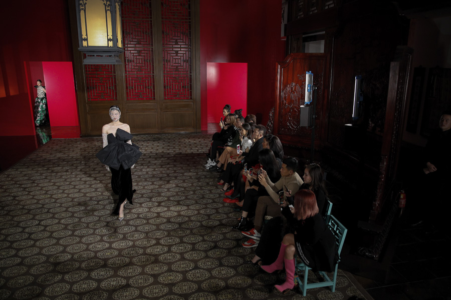 Valentino Haute Couture koleksiyonunu Pekin'de sundu