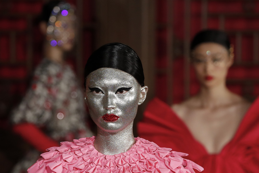 Valentino Haute Couture koleksiyonunu Pekin'de sundu