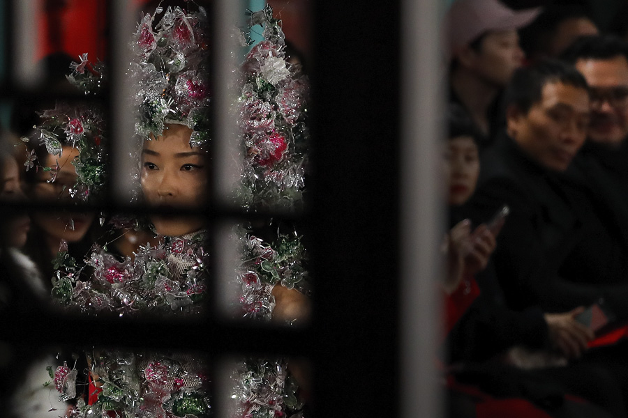 Valentino Haute Couture koleksiyonunu Pekin'de sundu