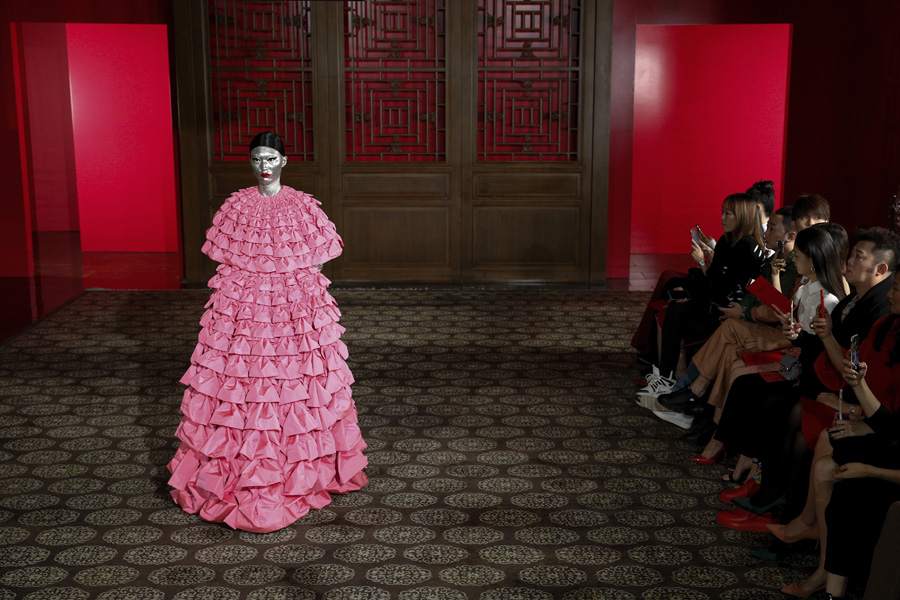 Valentino Haute Couture koleksiyonunu Pekin'de sundu