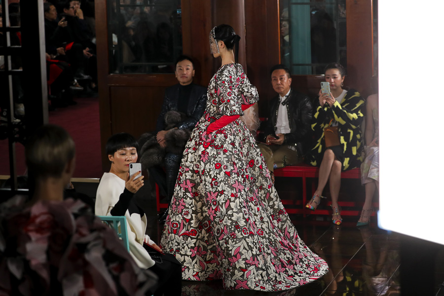 Valentino Haute Couture koleksiyonunu Pekin'de sundu