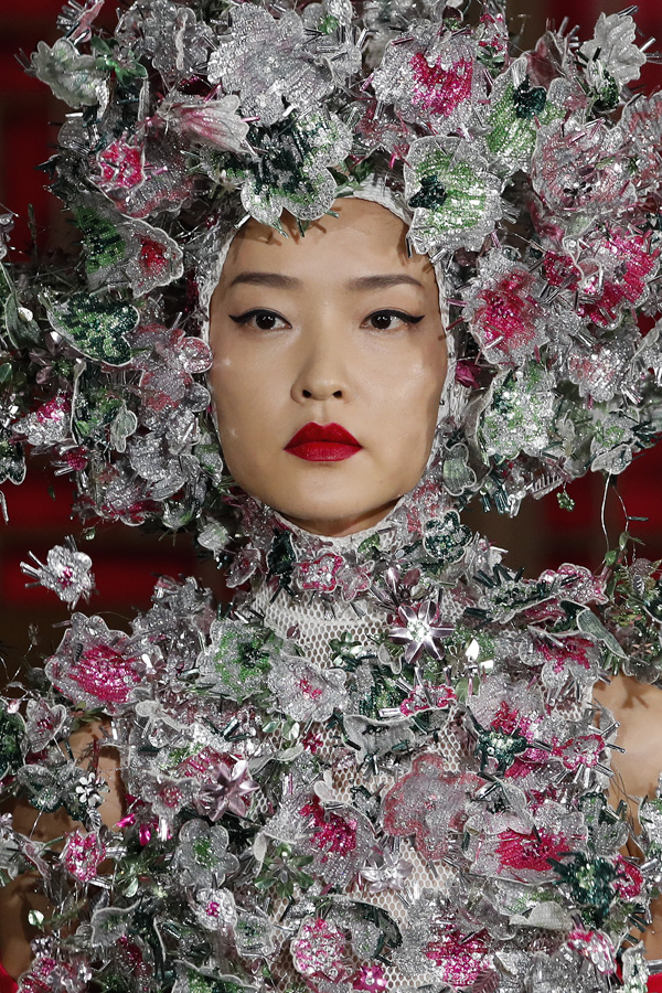 Valentino Haute Couture koleksiyonunu Pekin'de sundu