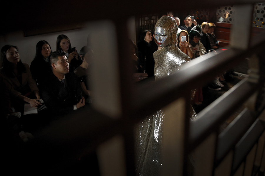 Valentino Haute Couture koleksiyonunu Pekin'de sundu