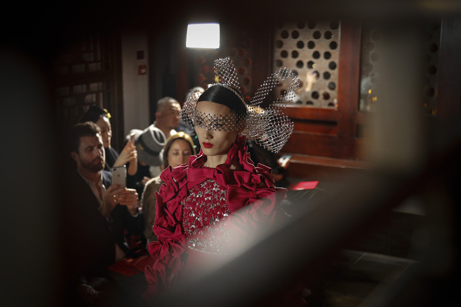 Valentino Haute Couture koleksiyonunu Pekin'de sundu