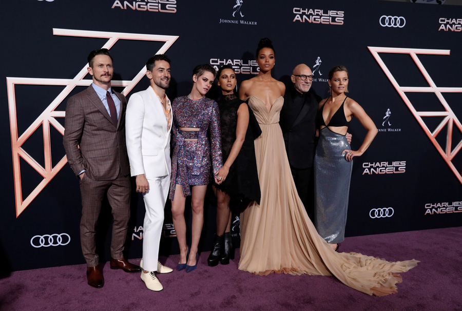 Charlie'nin Melekleri kırmızı halıda