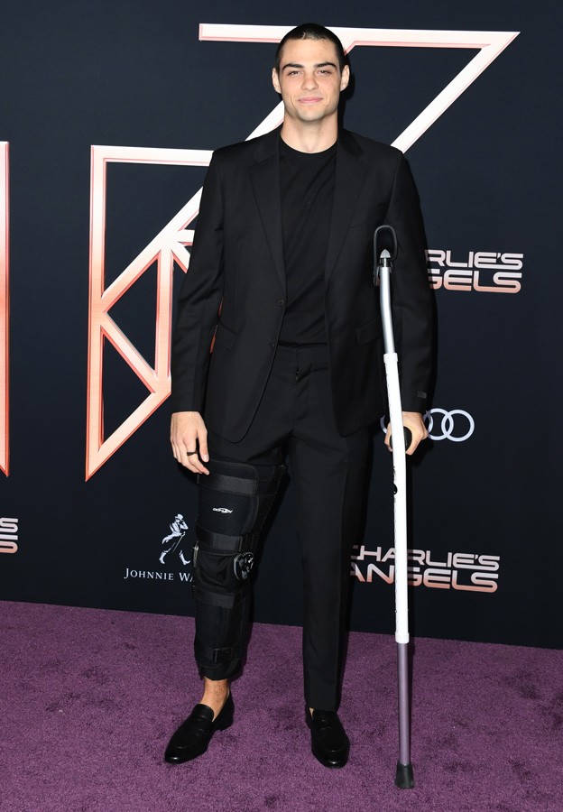 Charlie'nin Melekleri kırmızı halıda