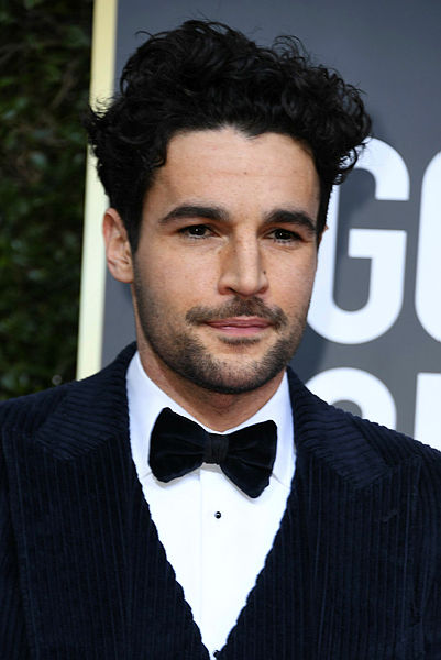 77. Altın Küre Ödülleri Kırmızı Halı Şıklığı