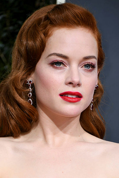 77. Altın Küre Ödülleri Kırmızı Halı Şıklığı