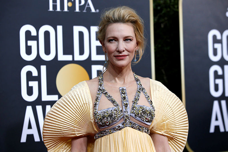 77. Altın Küre Ödülleri Kırmızı Halı Şıklığı