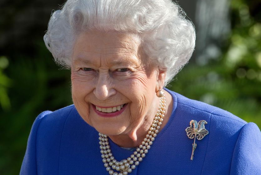 Kraliçe'nin broşlarının arkasındaki gizli anlamlar