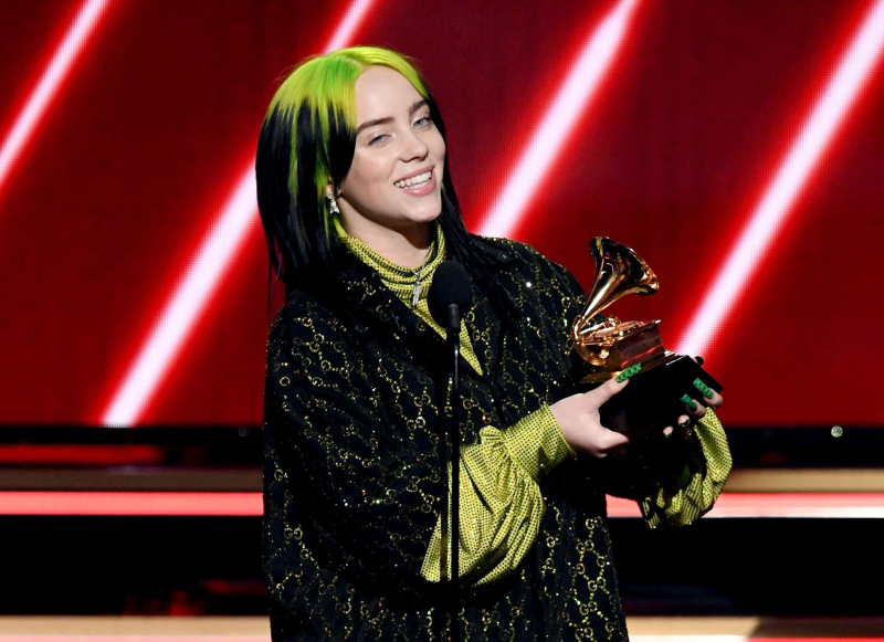Billie Eilish Neden Hep Bol Kıyafetler Giydiğini Açıkladı