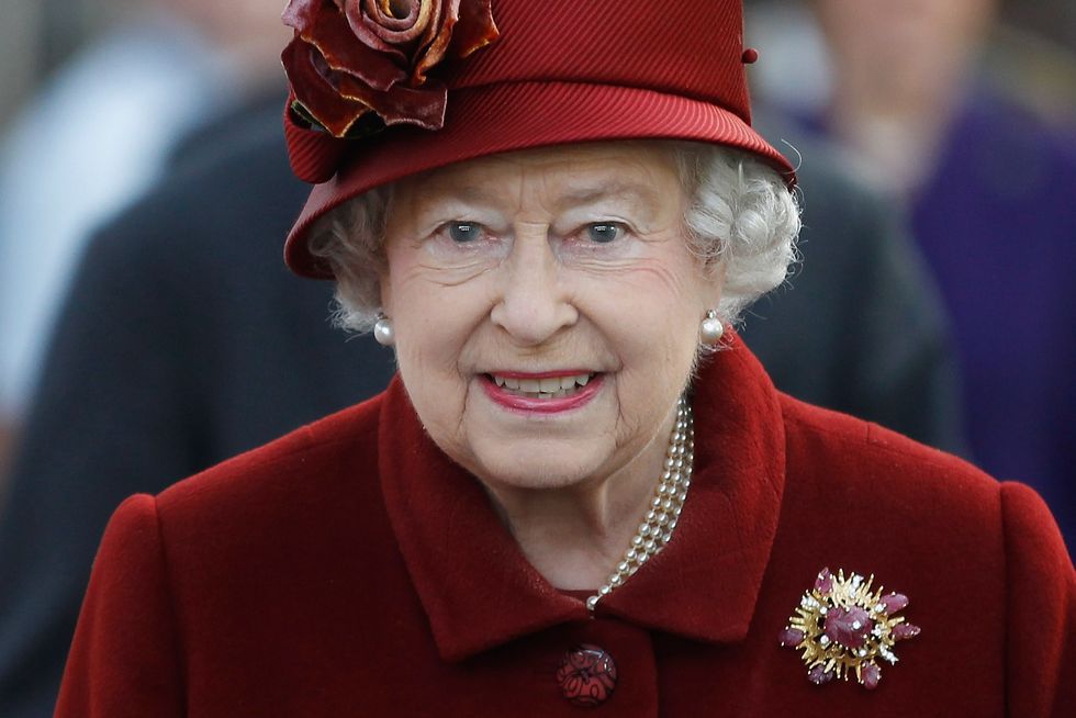 Kraliçe'nin broşlarının arkasındaki gizli anlamlar