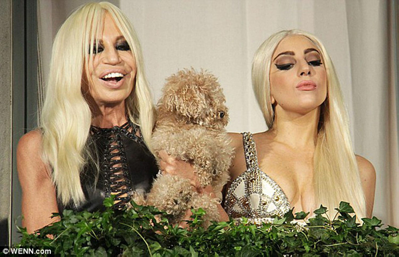 Donatella Versace ile Yeni Dönem ve Son Koleksiyonu Hakkında