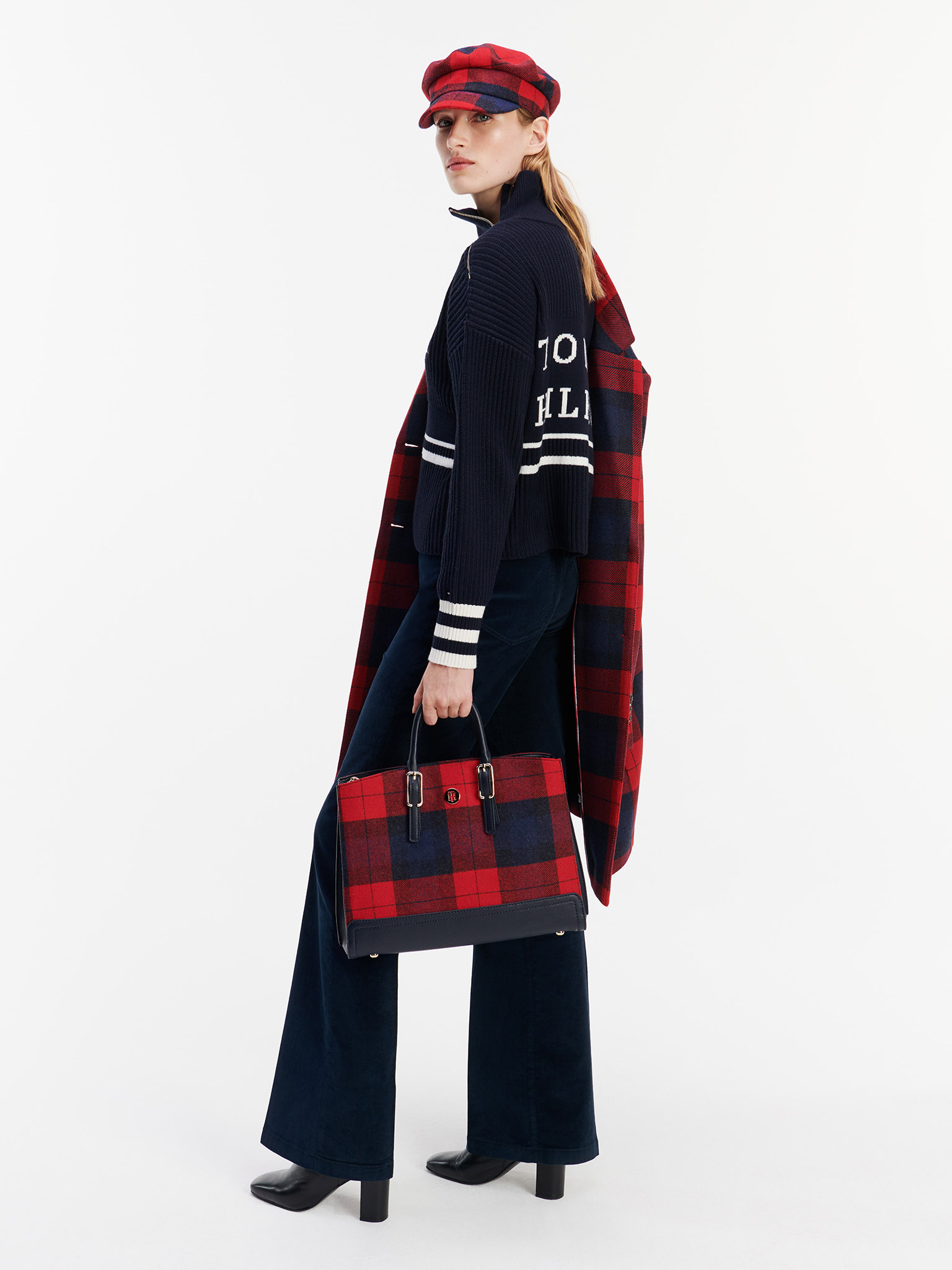 Tommy Hilfiger Sonbahar - Kış Koleksiyonunu Dijital Olarak Tanıttı