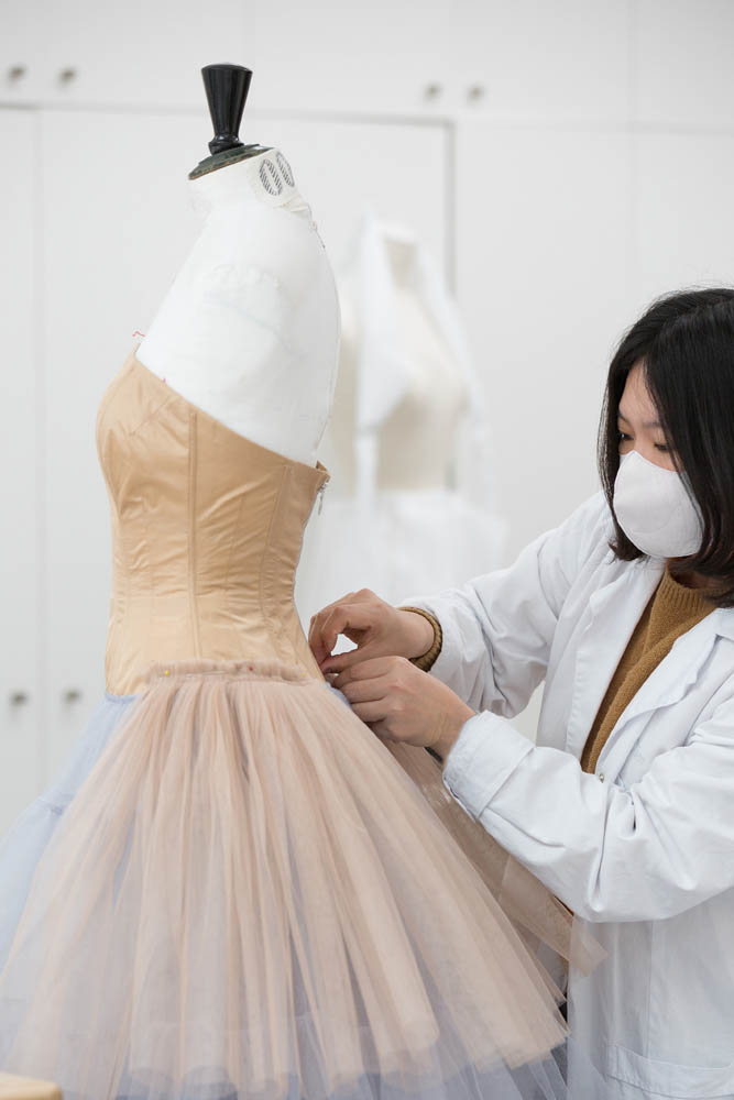 Anya Taylor-Joy'un  çelik mavi Dior elbisesi nasıl ortaya çıktı?