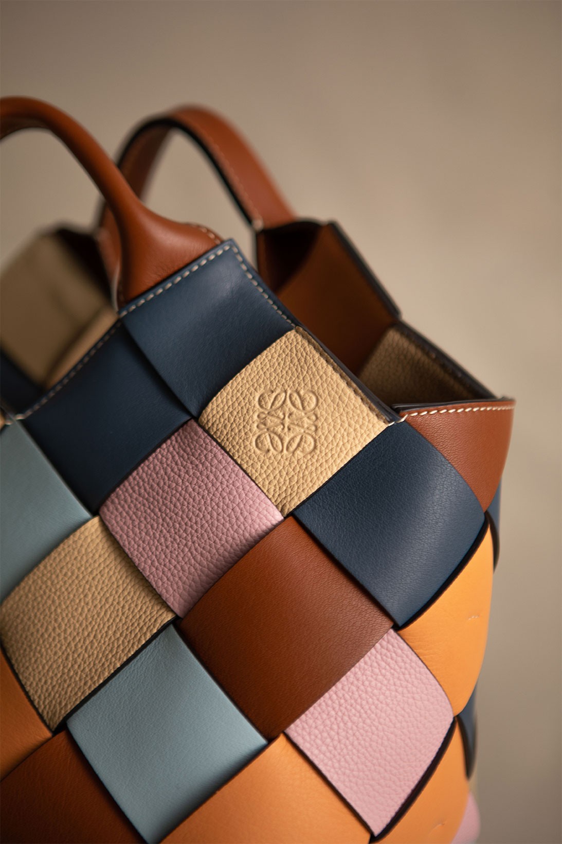 Loewe, Surplus Deriden Sürdürülebilir Sepet Çantalarını Çıkardı