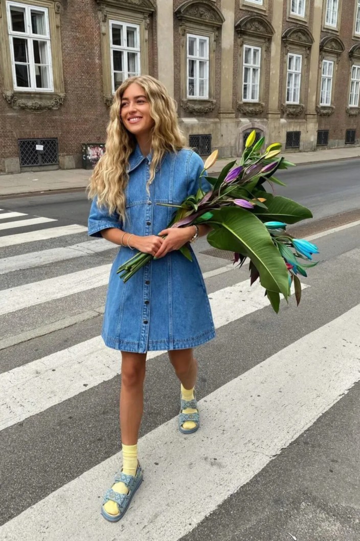 İlkbahar-Yaz'ın En Moda Mini Elbisesi Neye Benziyor?