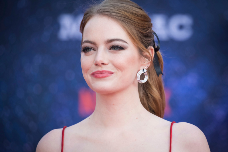 Emma Stone Anne Oldu