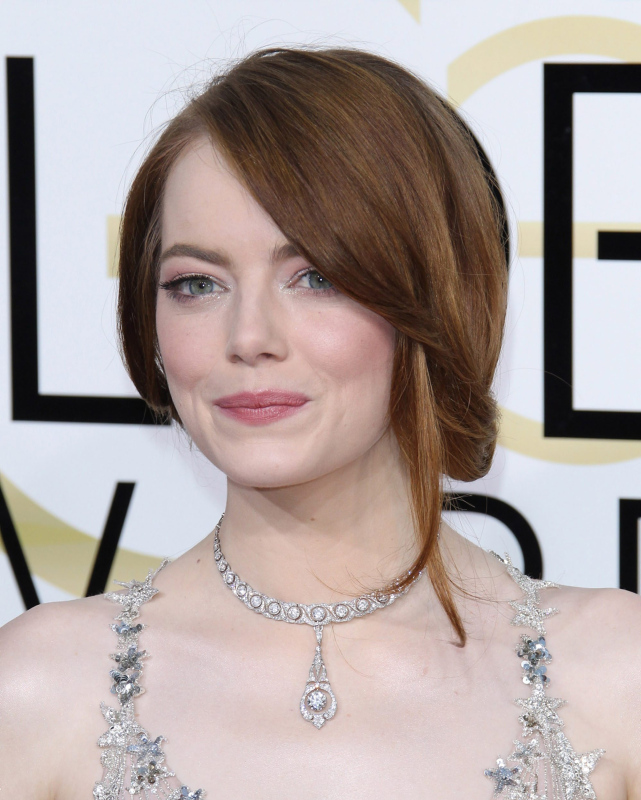 Emma Stone Anne Oldu